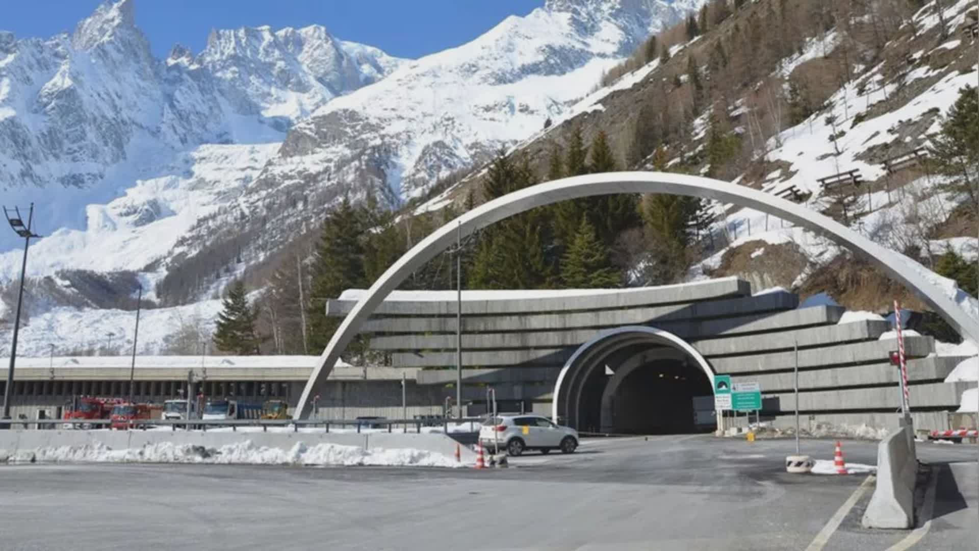 Trasporto merci in crisi, anche a causa del deragliamento del treno in Svizzera. E dal 4 settembre il Traforo del Monte Bianco chiude per 3 mesi...