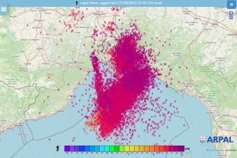 Allerta meteo sulla Liguria, tempesta di fulmini a Genova e nell'entroterra