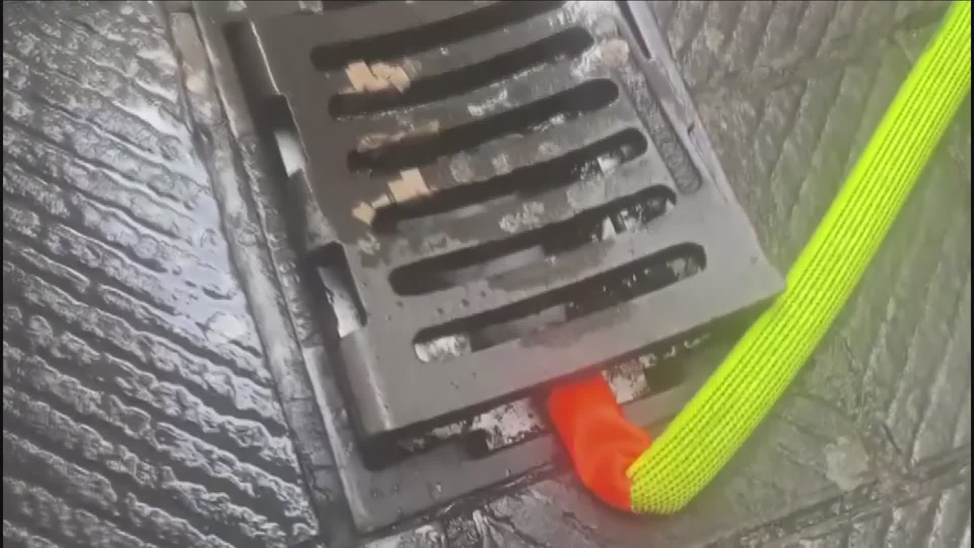 Maltempo a Genova, allagamenti in molti negozi del centro storico