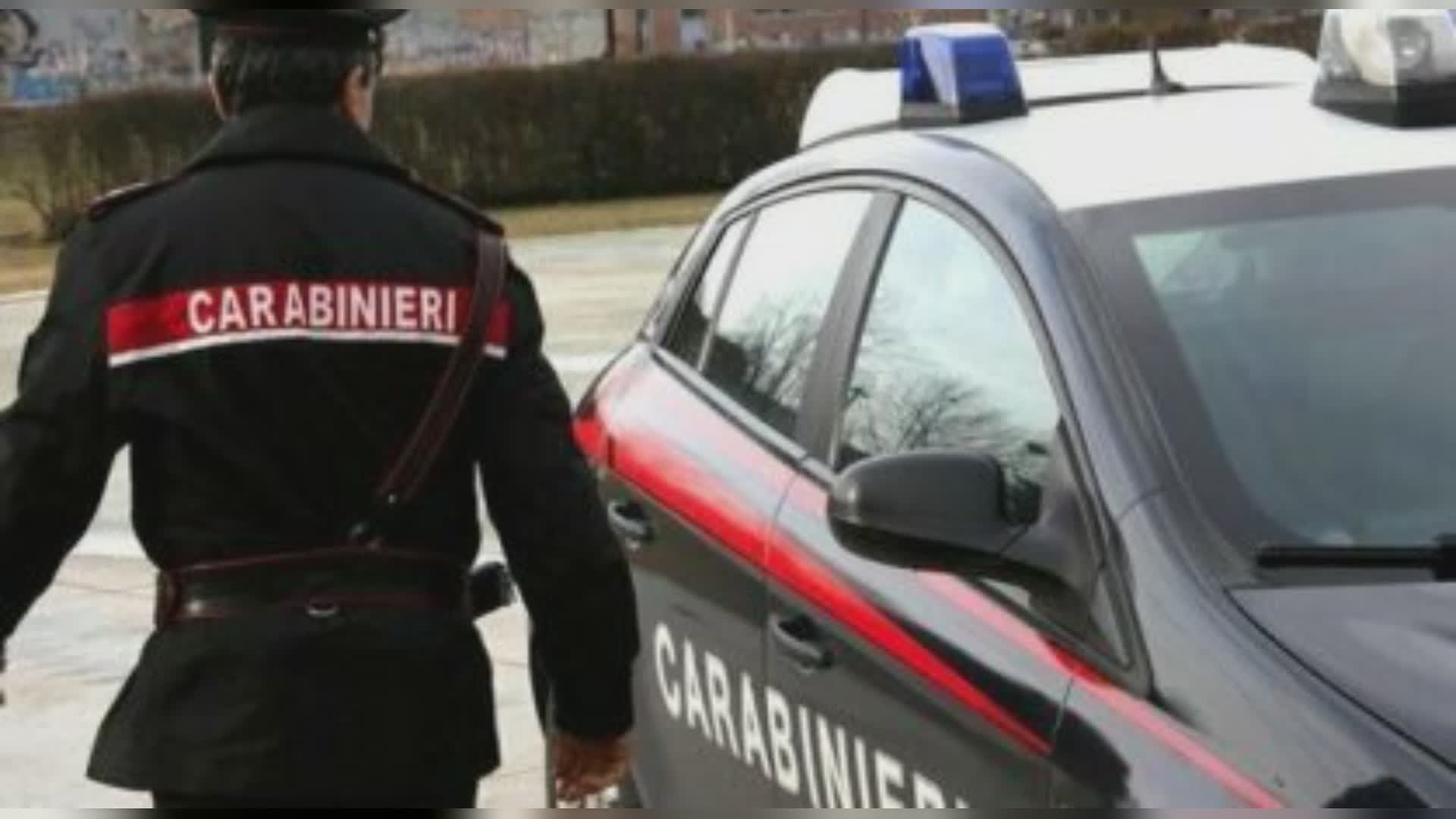 Altare, due ladri scappano in scooter e sbattono contro l'auto dei carabinieri