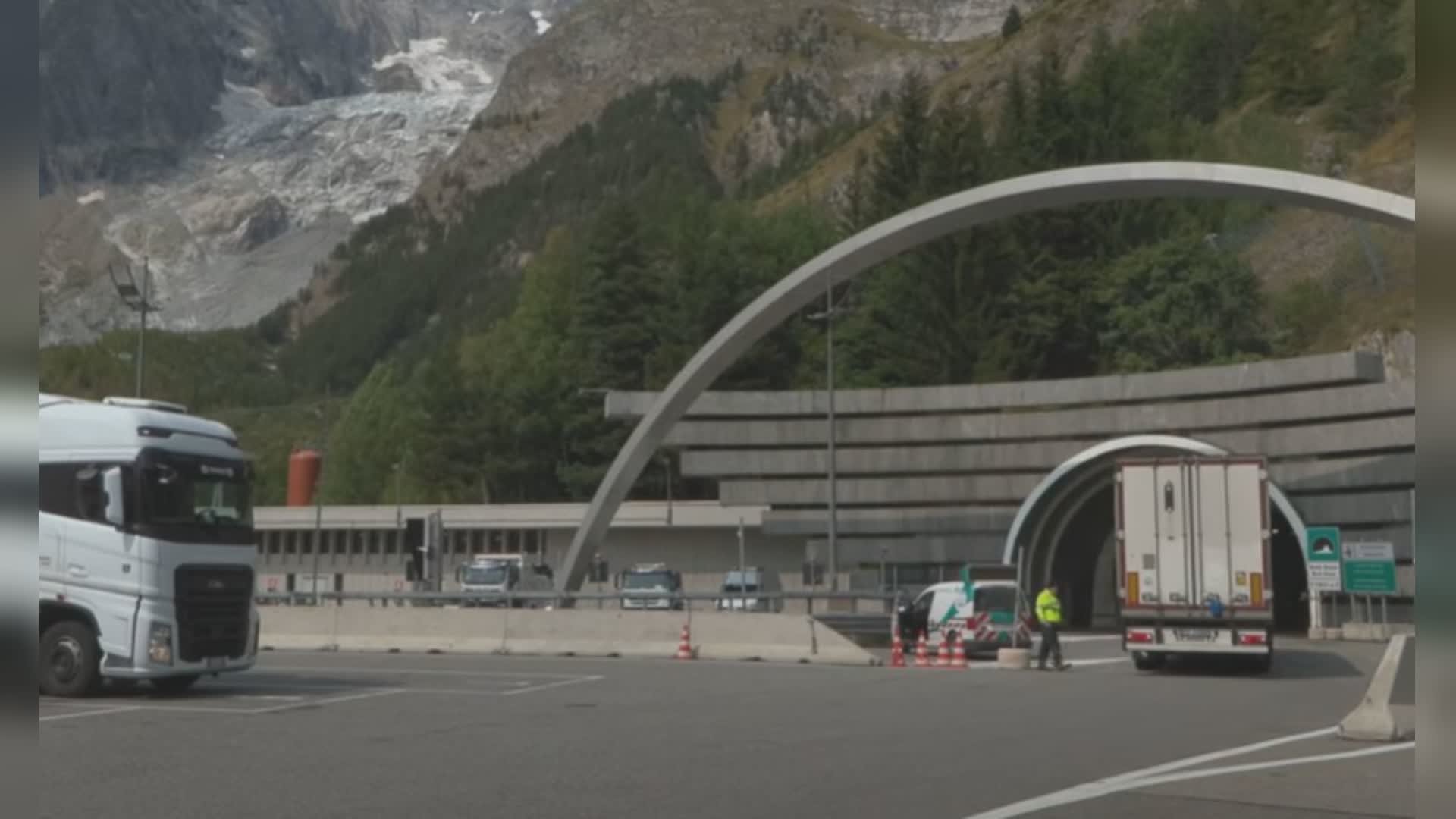 Traforo Monte Bianco, rinviata la chiusura trimestrale per manutenzione straordinaria
