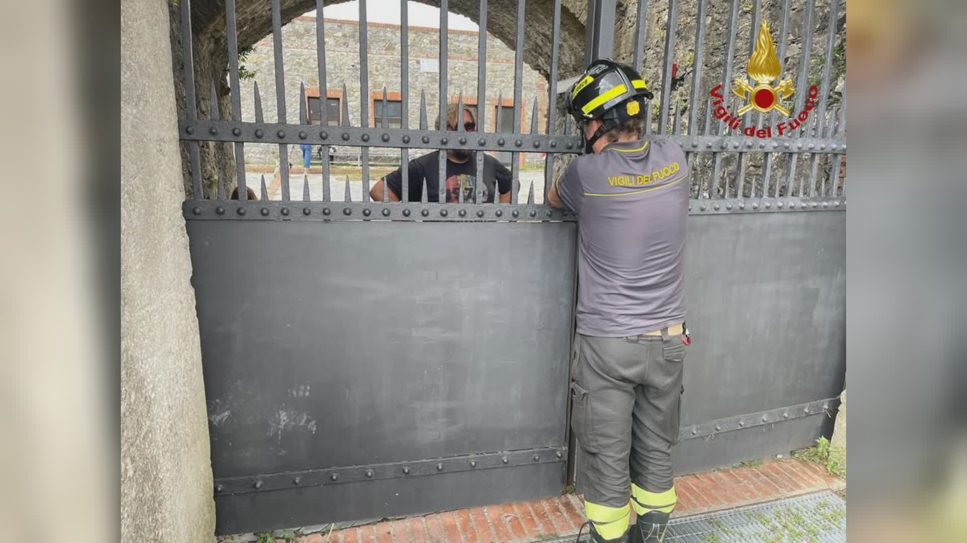 Genova, famiglia entra a Forte Begato fuori orario: chiusa dentro dai custodi, liberata dai vigili del fuoco
