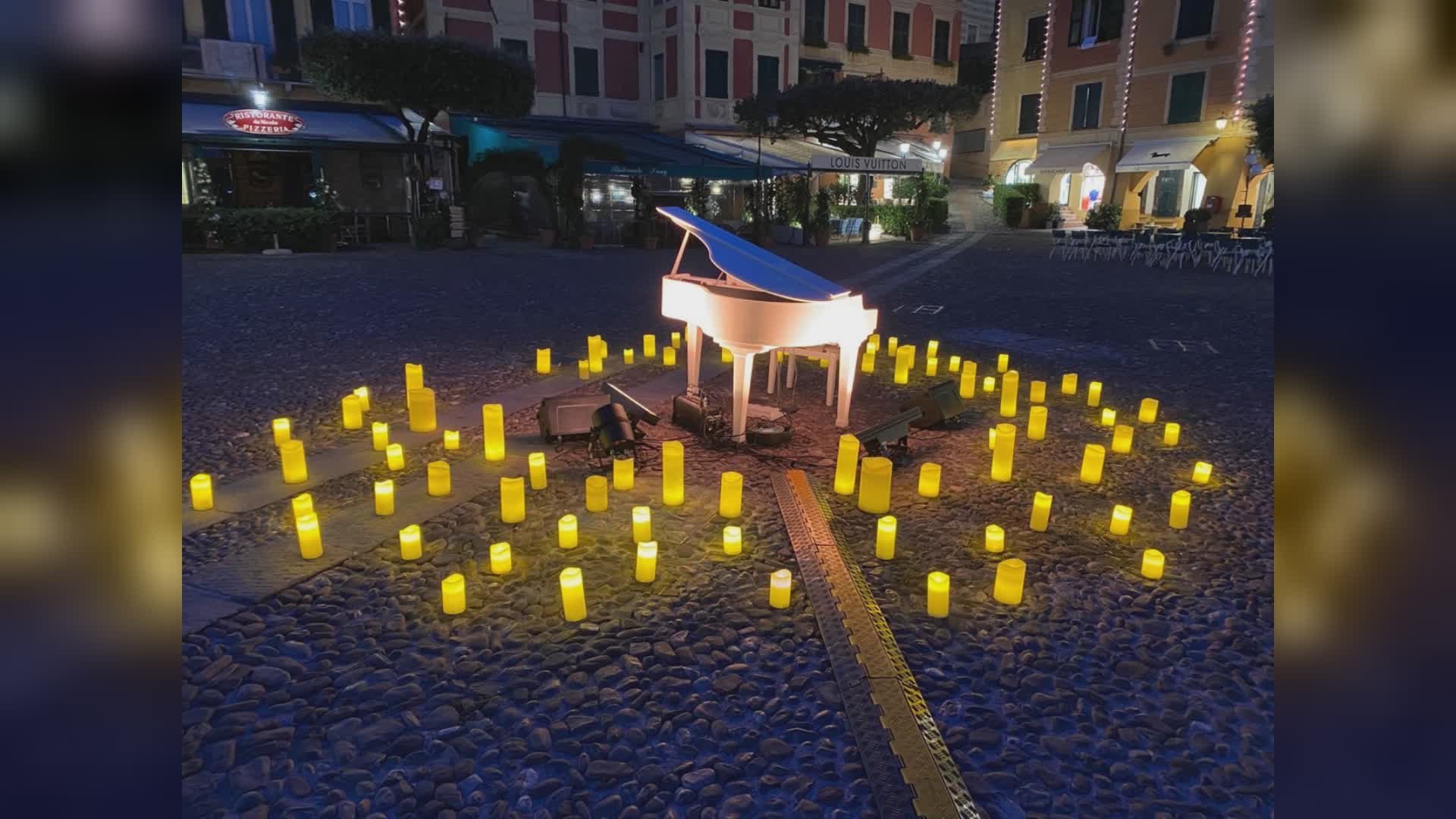 Portofino, lo spettacolo della 'candel night': domenica 10 settembre l'ultimo appuntamento di Romantc Piano Solo