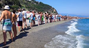 Rigassificatore, il capogruppo dei balneari di Bergeggi Ghigliazza: "Ci siamo conquistati la Bandiera blu, il mare va amato e rispettato"