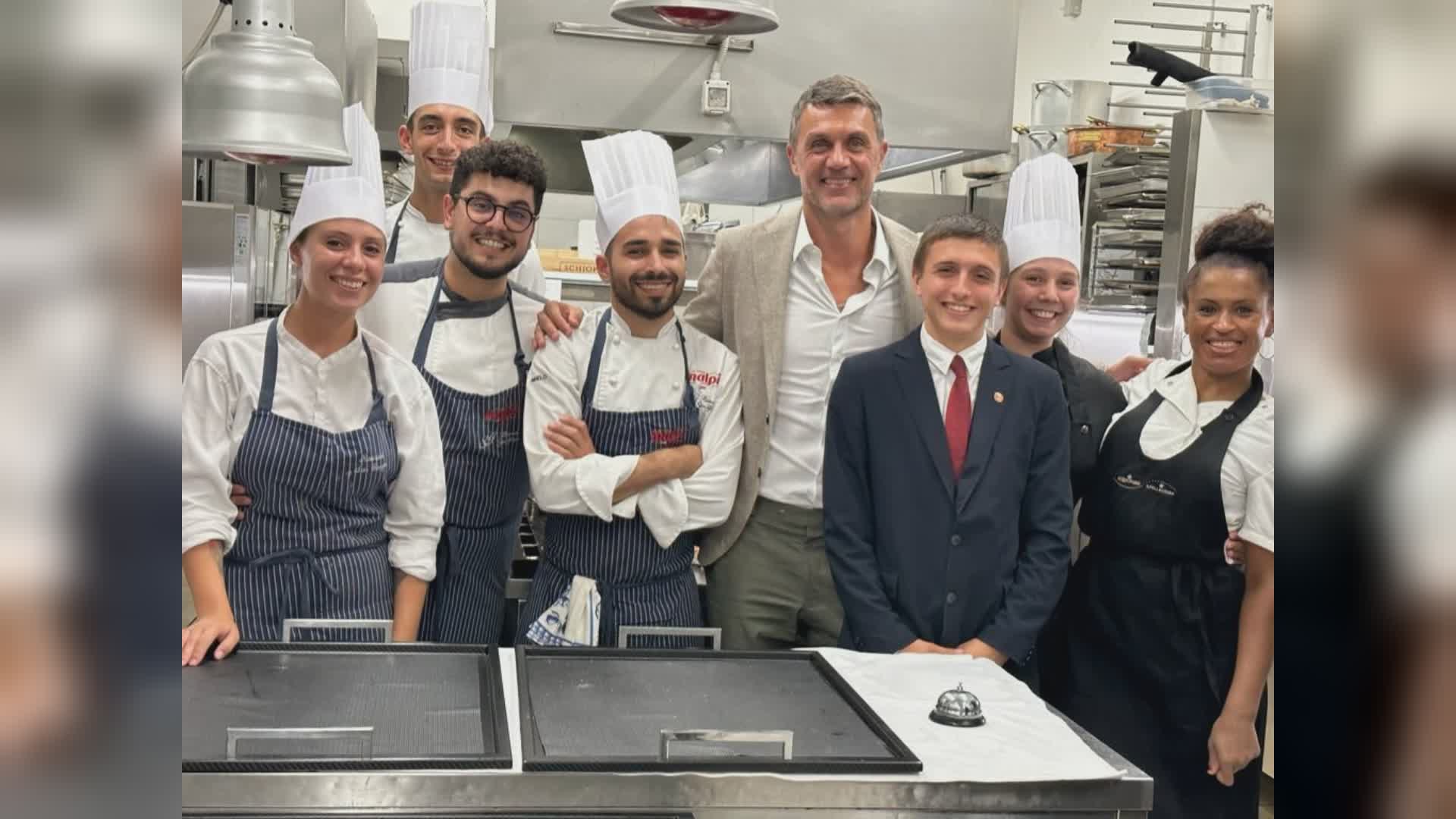 Genova, Paolo Maldini a pranzo in un noto ristorante del centro: cosa faceva in città?