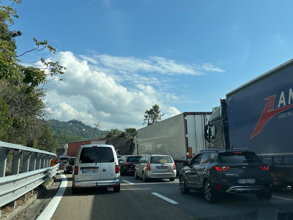 Autostrade Liguria, tornano i cantieri: lunghe code sulla A10