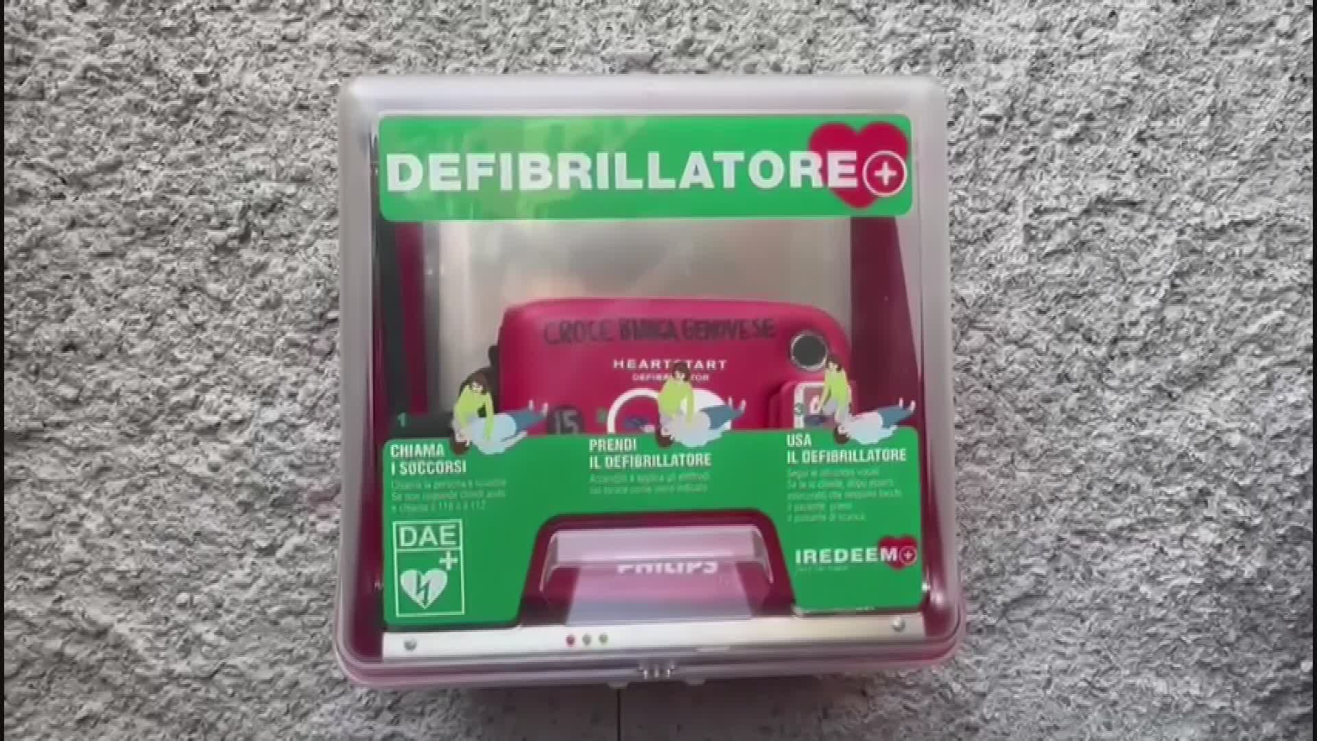 Genova, grazie a Wall of Dolls e a Croce Bianca Boccadasse ha defibrillatore: "Donazione fondamentale, abbiamo il compito di formare e informare"