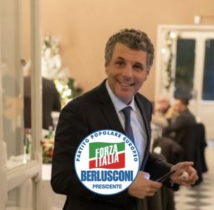 Genova, Carlo Bagnasco all'incontro del partito:"Siamo qui a lavorare per la nuova Forza Italia"