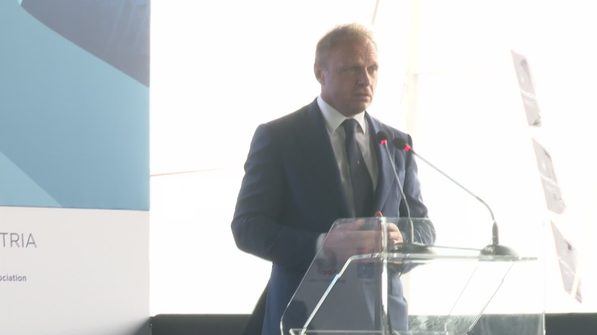 Salone Nautico, il ministro Lollobrigida: “Bisogna investire di più sui porti e le marinerie per aumentare l’occupazione"