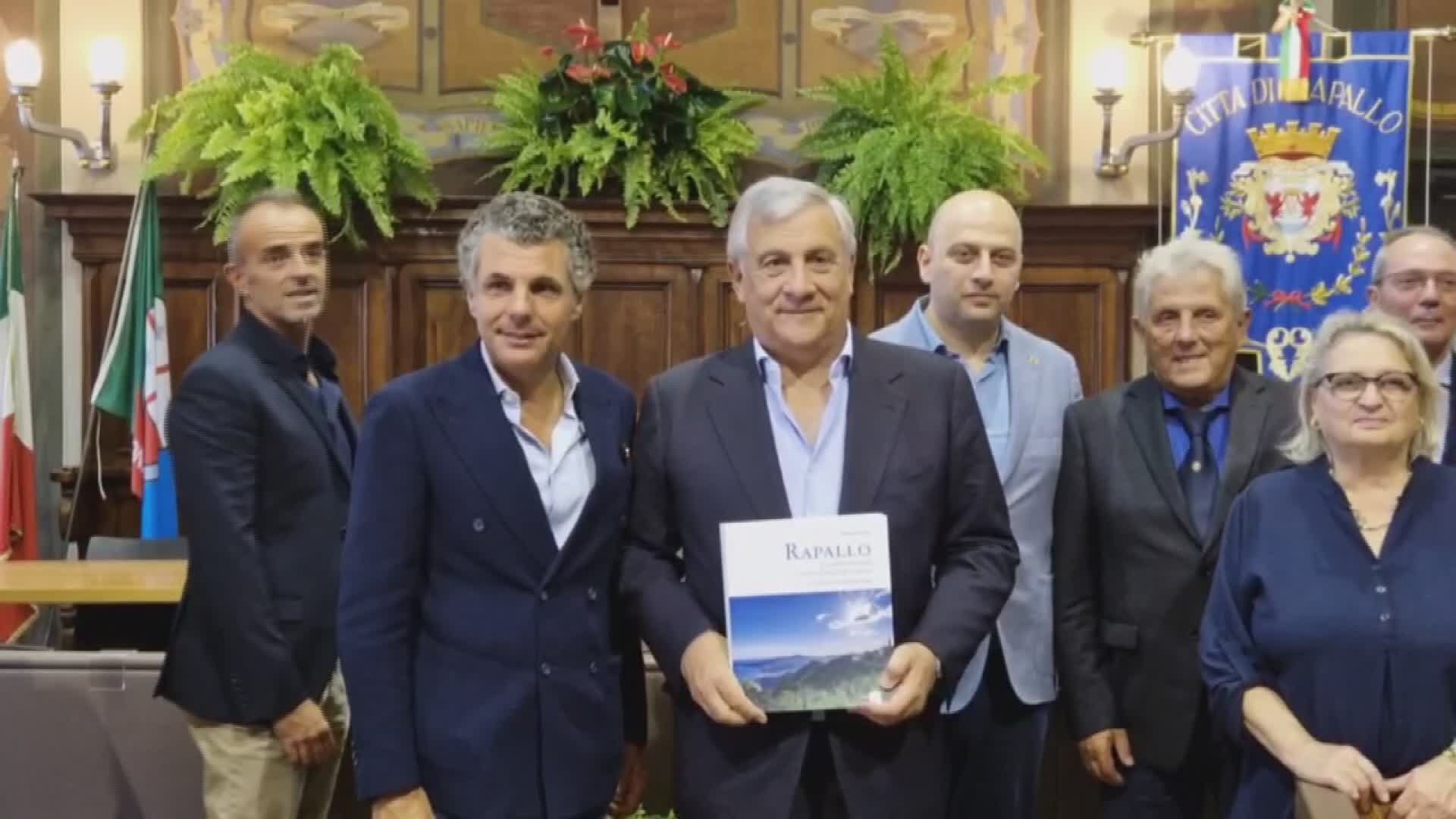 Rapallo, Tajani: "Non può essere solo l'Italia a mantenere i migranti. Il sindaco Bagnasco può fare bene anche nella politica nazionale"