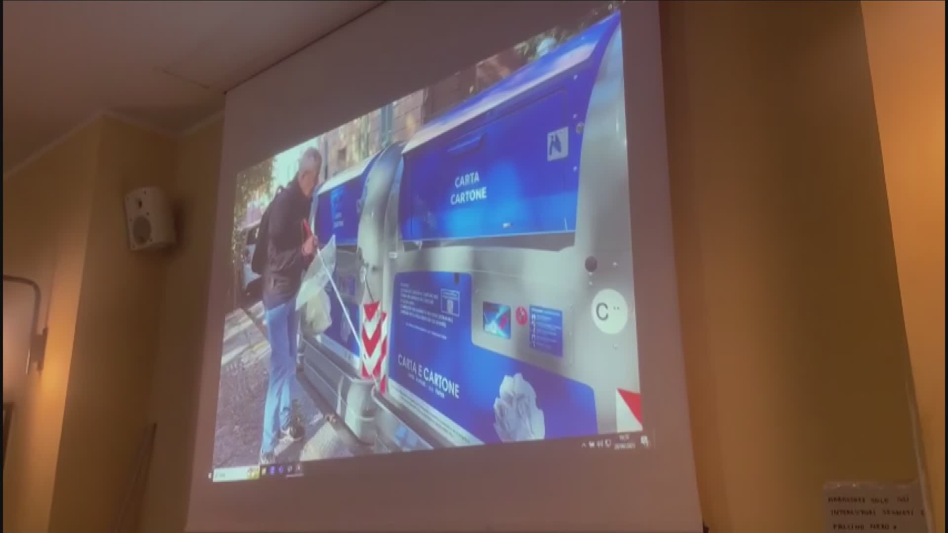 Genova, individuatori tattili sui cassonetti: la raccolta differenziata sarà accessibile anche ai non vedenti