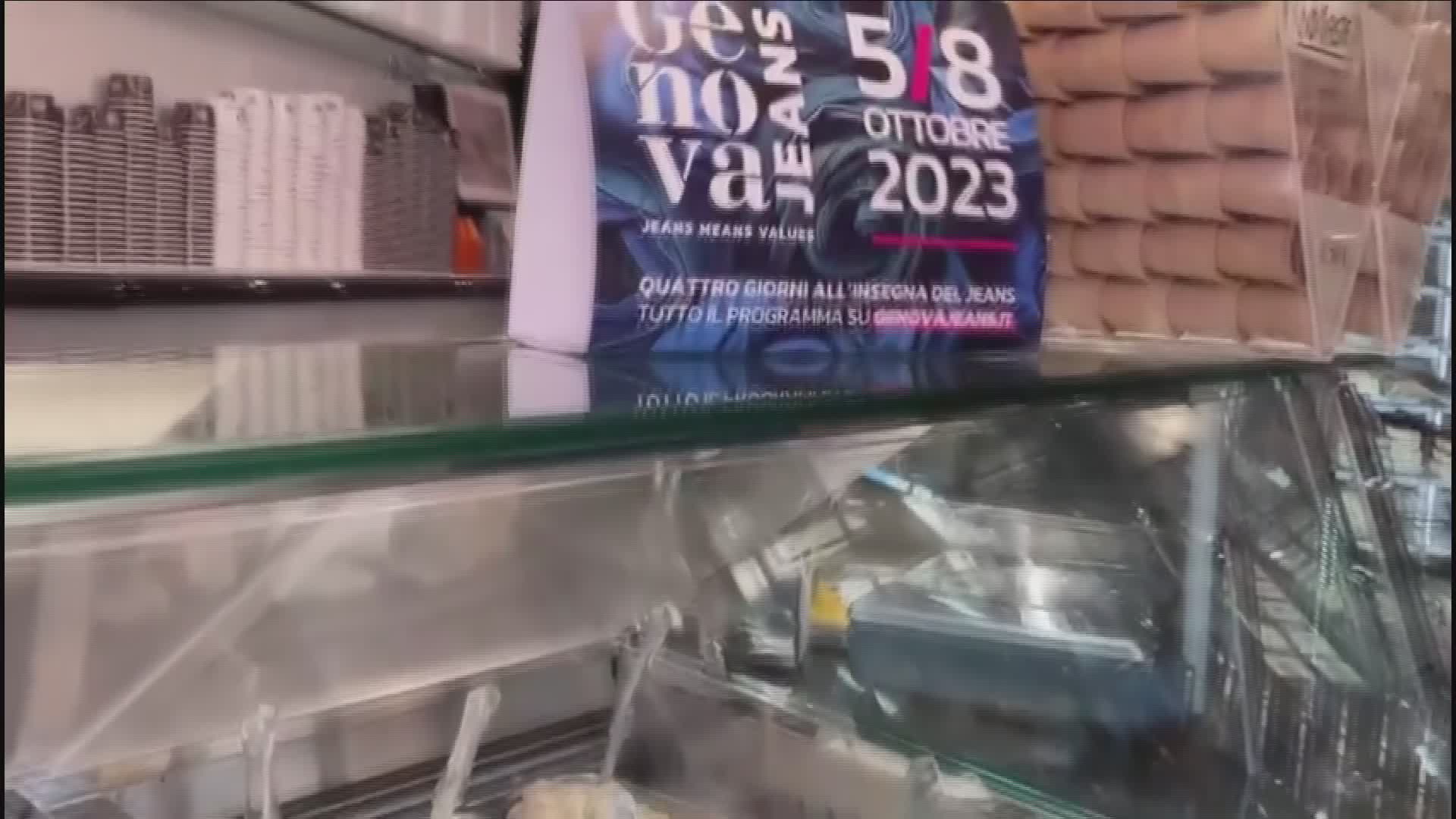 Genova, jeans e artigianato: le iniziative e due nuovi gusti "blu" in gelateria