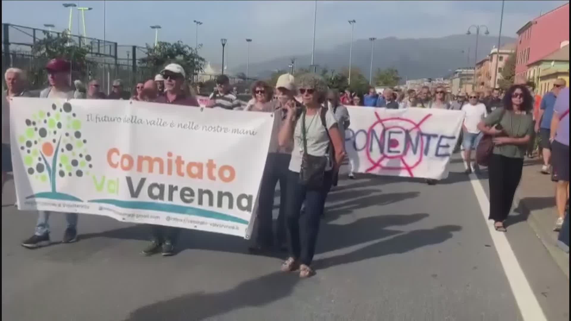 Genova, da Pra' a Pegli: il ponente in piazza contro le servitù portuali