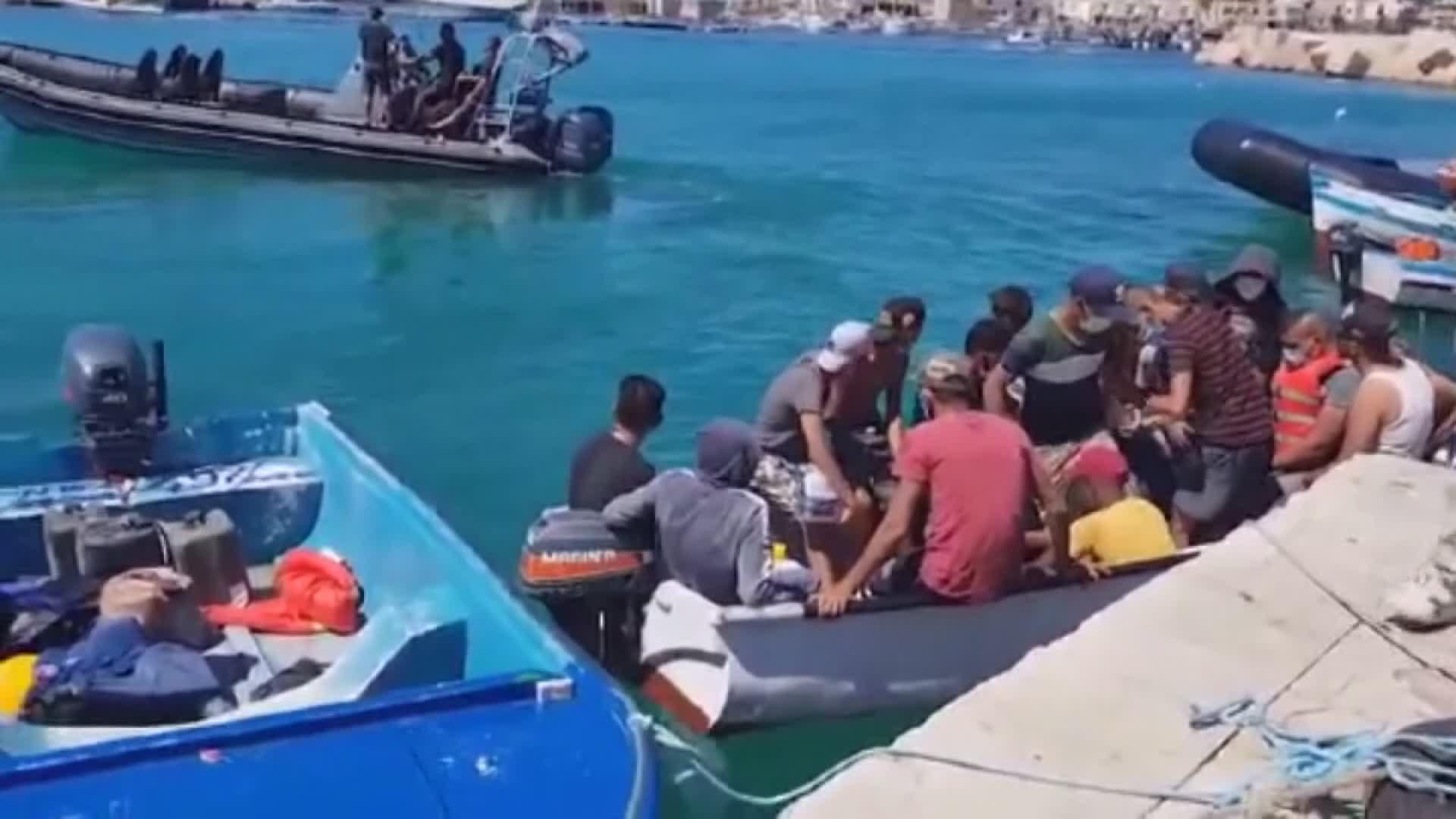 Container per migranti a Genova, l'assessore Rosso risponde alle critiche: "Le mie dimissioni? Assurdo, non ci sono le condizioni"