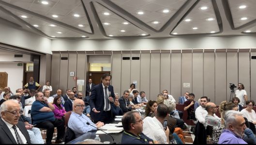 Rigassificatore, terminato l’incontro in Provincia. Russo: “Riunione inutile, siamo tornati indietro”