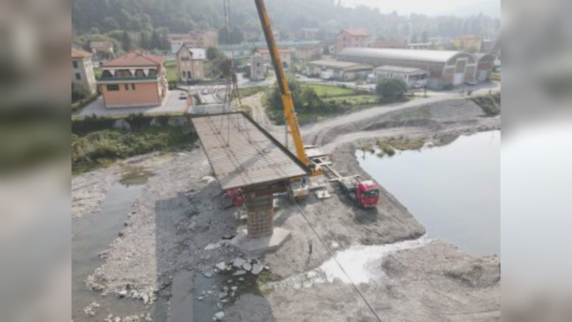 Ronco Scrivia:  nuovo ponte di Pietrafraccia, conclusa posa impalcato