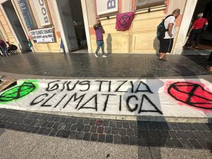 Genova, Fridays for Future tornano in piazza: "La Liguria invasa da opere impattanti, bisogna cambiare rotta"