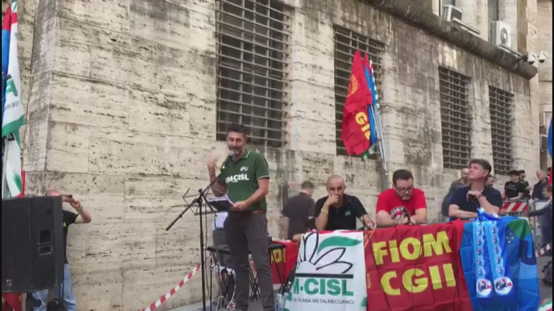 Ex Ilva, il 20 ottobre sciopero di 8 ore. A Roma una delegazione genovese: "Pronti a convocare migliaia di lavoratori"