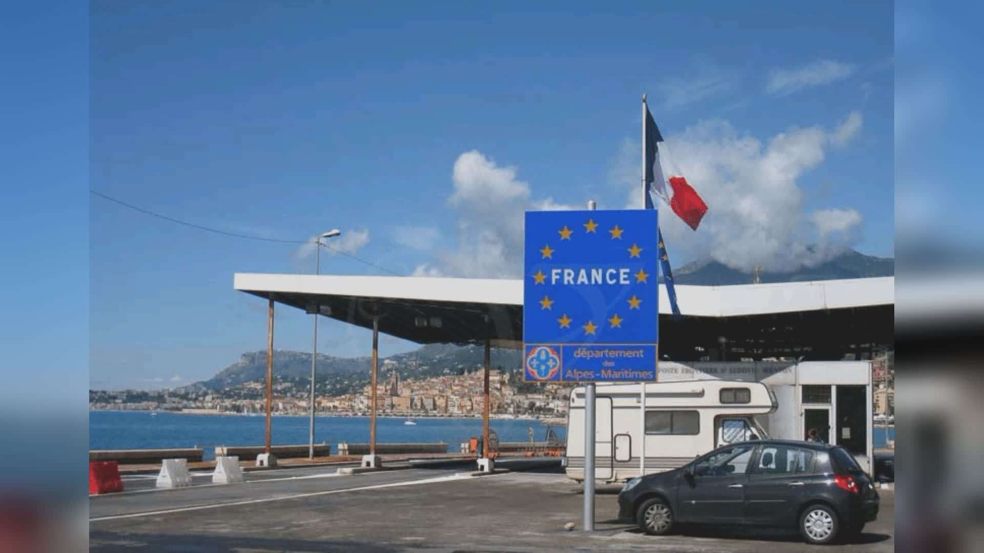 Migranti: proteste a Mentone contro ipotesi centro minori, code al confine italofrancese per aumento controlli