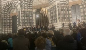 Genova, in centinaia alla preghiera in San Lorenzo per la pace in Medioriente. L’Arcivescovo Tasca: “Bisogna far pace con la propria storia”