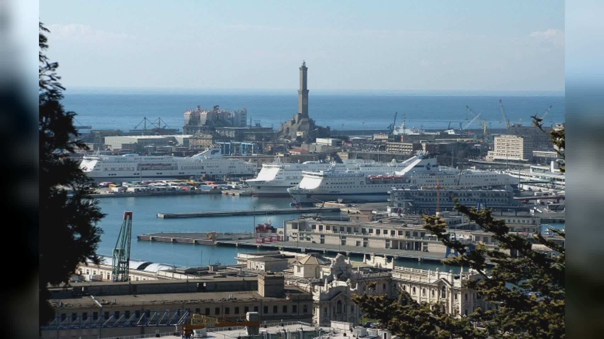 Genova, terrorismo: intensificati i controlli in porto, unico in Italia con linee dirette per Algeria e Tunisia