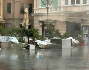 Maltempo in Liguria, una tromba marina colpisce Varazze: attimi di paura