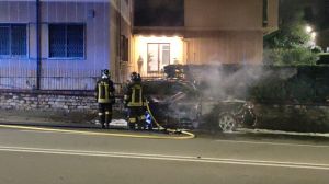 Genova, otto auto incendiate ad Albaro: ipotesi pista dolosa