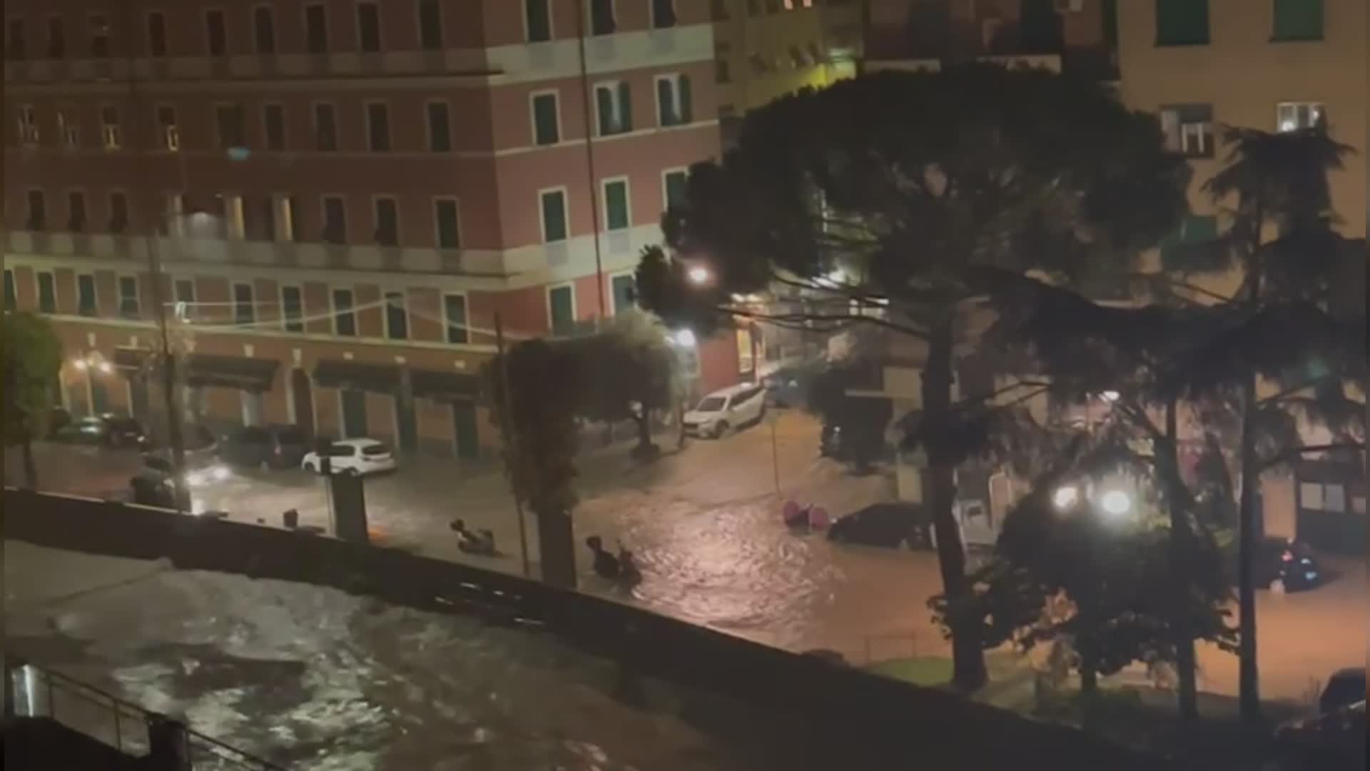Maltempo in Liguria, prolungata l'allerta arancione fino a mezzanotte nel Levante