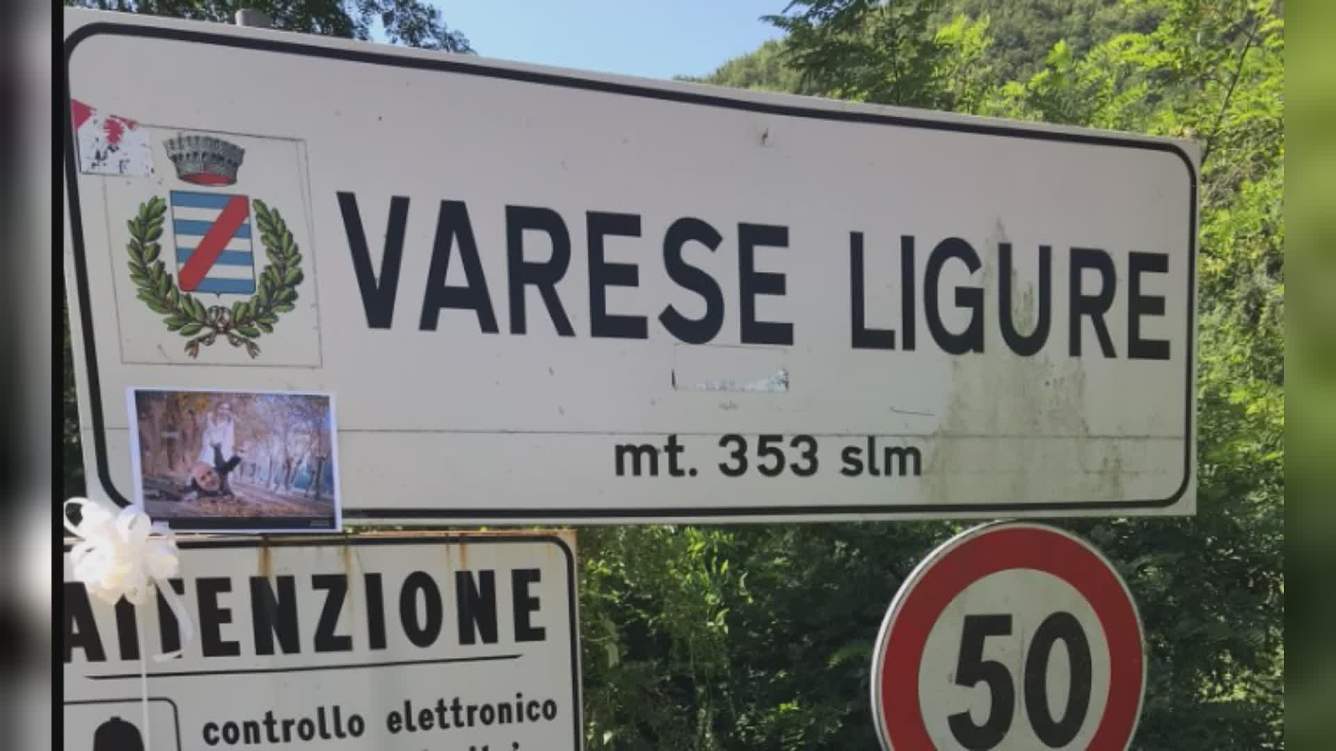 Maltempo: Varese Ligure, il Vara inonda la strada provinciale