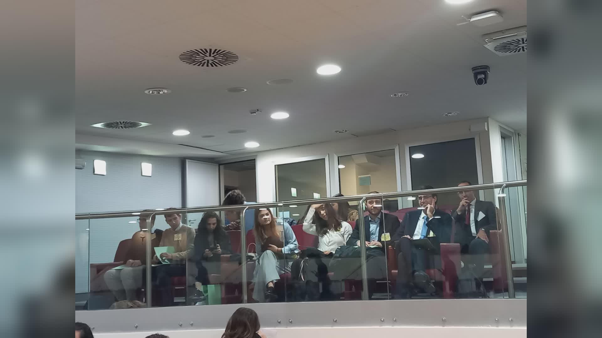 Genova, studenti di giurisprudenza in consiglio regionale: curiosità su procedure e norme, poi la visita durante la seduta