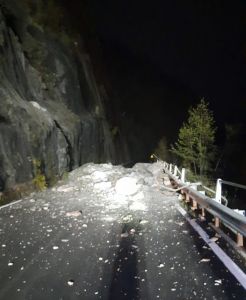 Maltempo in Liguria, frana a Favale di Malvaro: strada chiusa 