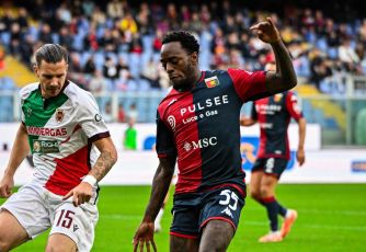 Coppa Italia, al Genoa servono i supplementari per superare la Reggiana: Haps e Gudmundsson ribaltano Varela, ora la Lazio