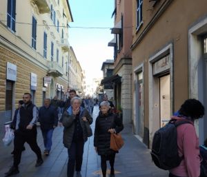 Genova, negozi aperti  a Sestri Ponente: l’iniziativa del CIV
