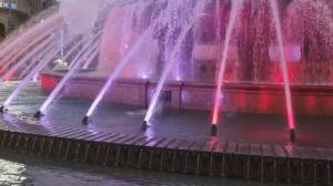 Genova, la fontana di piazza De Ferrari si tinge di azzurro per la giornata mondiale del diabete