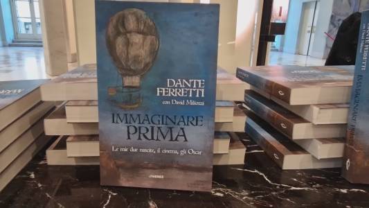 Genova, lo scenografo Dante Ferretti presenta il suo libro al Carlo Felice: un viaggio dalla provincia italiana degli anni '40 alla Hollywood di oggi