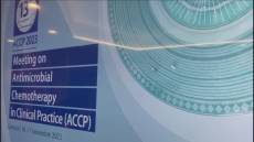 Genova, Matteo Bassetti: "Malattie infettive tema sottovalutato, in Italia ogni anno muoiono 50 mila persone per i batteri"