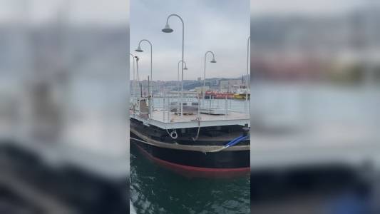 Genova, Isola delle Chiatte: tornato al Porto Antico il primo dei sette moduli in restauro