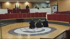 Liguria, si vota il piano socio-sanitario: bagarre in consiglio, l'opposizione si siede per terra per protesta. Riprende la seduta (VIDEO)