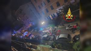 Genova, incendio in un appartamento a Sturla: salvi i due inquilini