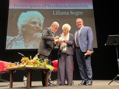 Genova a lezione da Liliana Segre: "Ho paura che tra cent'anni la Shoah possa essere una riga nei libri di storia, è necessario ricordare"