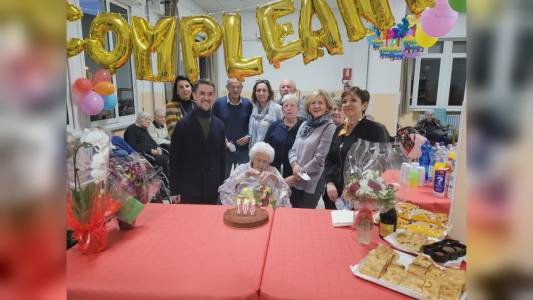 Loano: 105 candeline per Ester Prato, grande festa alla RP Ramella