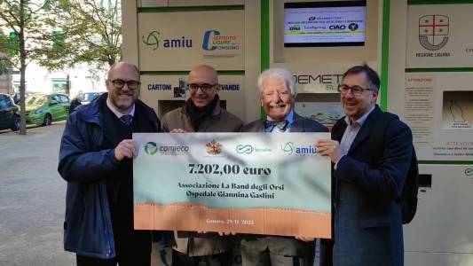 Genova, 7.200 euro alla "Band degli Orsi" grazie alla raccolta fondi di Comieco e Amiu