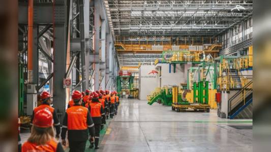 Ex Ilva, Urso: "Governo farà la sua parte, aspettiamo azionisti"