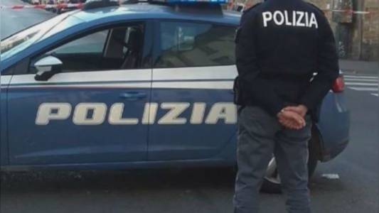 Genova, donna 25enne evade dai domiciliari e va a spasso in via XX Settembre: riconosciuta e arrestata da un poliziotto fuori servizio