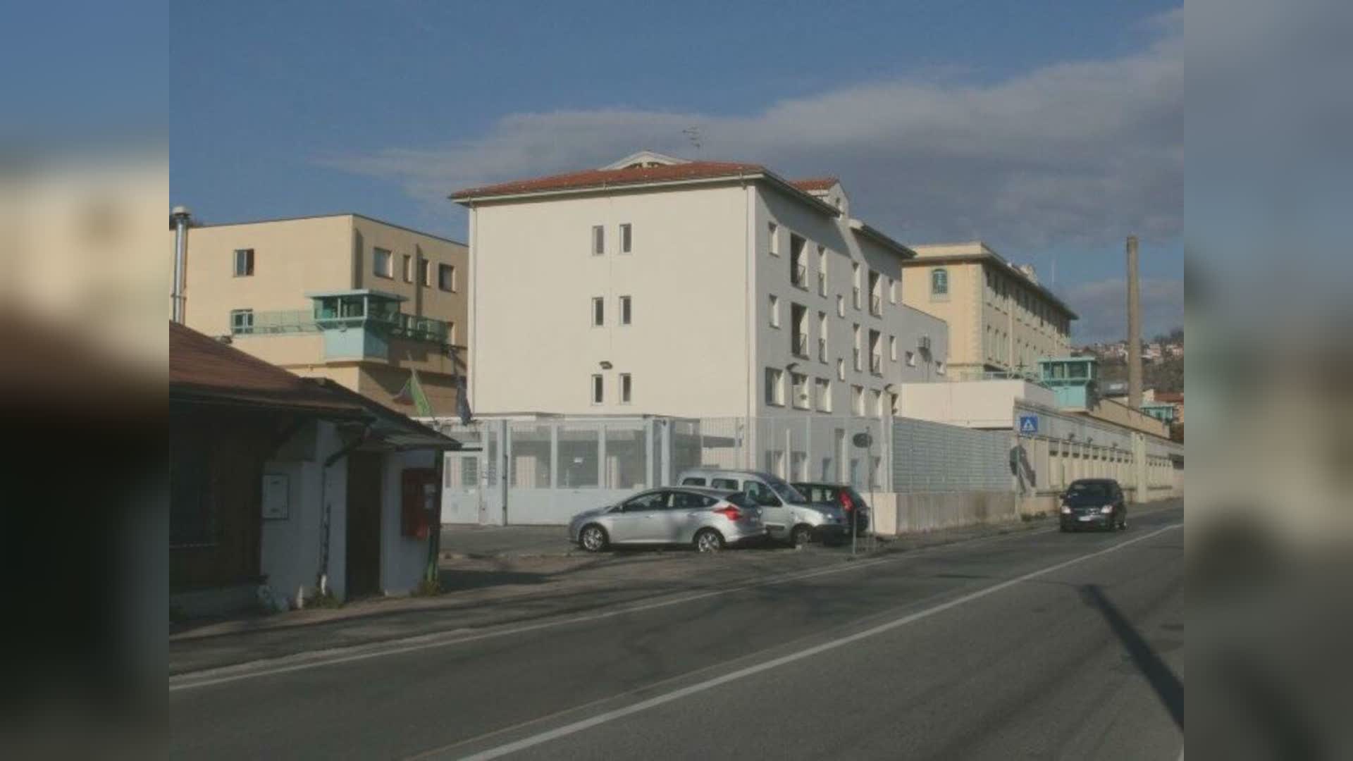 La Spezia: lancia droga nel carcere, arrestato