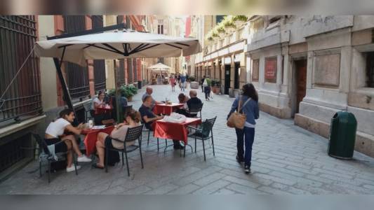 Genova, demanio marittimo: prorogata fino a fine 2024 la possibilità di ampliare dehors di bar e ristoranti