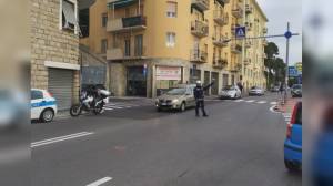 Imperia, scontro tra due auto in corso Garibaldi: una persona all'ospedale in codice giallo