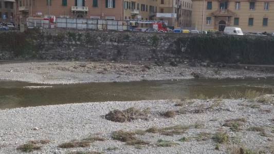 Genova: uomo di 27 anni cade nel greto del Bisagno e muore