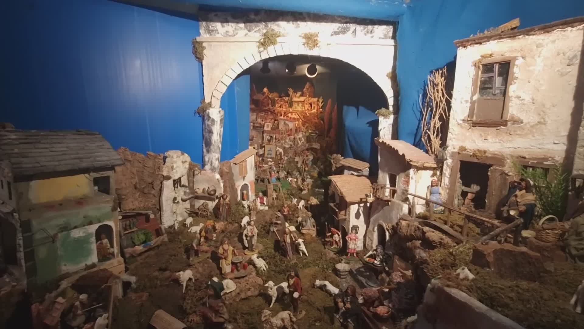 Bogliasco, il presepe artigianale con il ponte romano e le statuine degli antichi mestieri