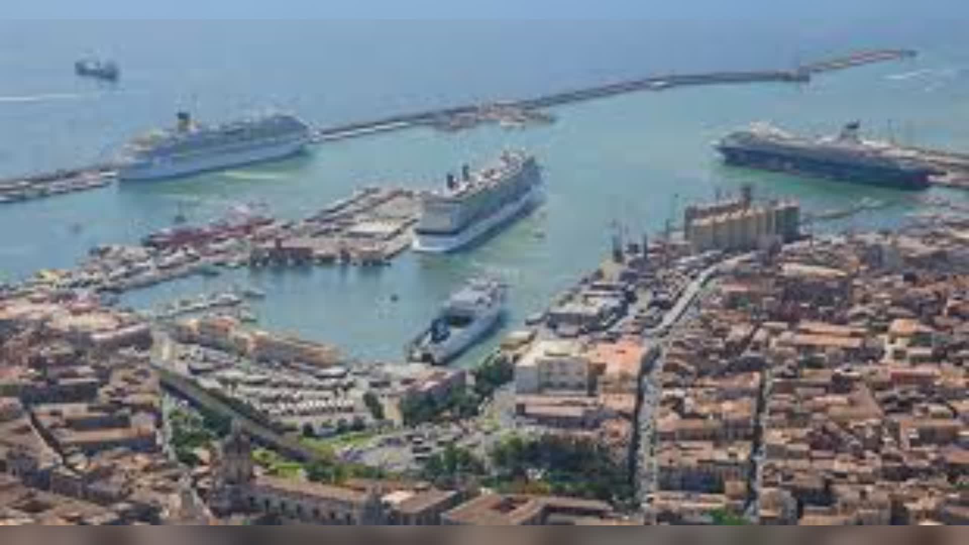 Riaperti i primi 350 metri della grande darsena traghetti del porto di Catania